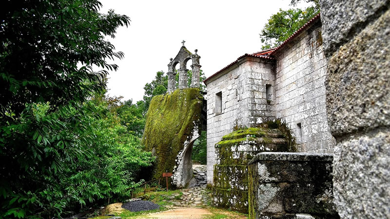 Euromotorhome® - Monasterio de San Pedro de Rocas - Alquiler AC