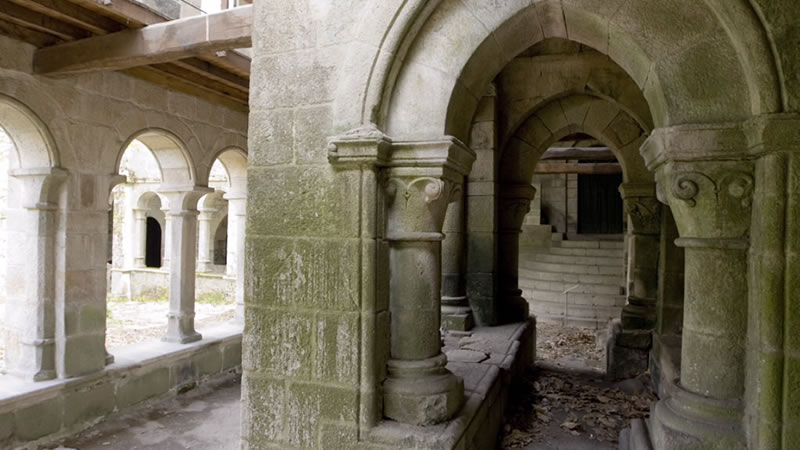 Euromotorhome® - Monasterio de Santa Cristina de Ribas de Sil - Alquiler de autocaravanas