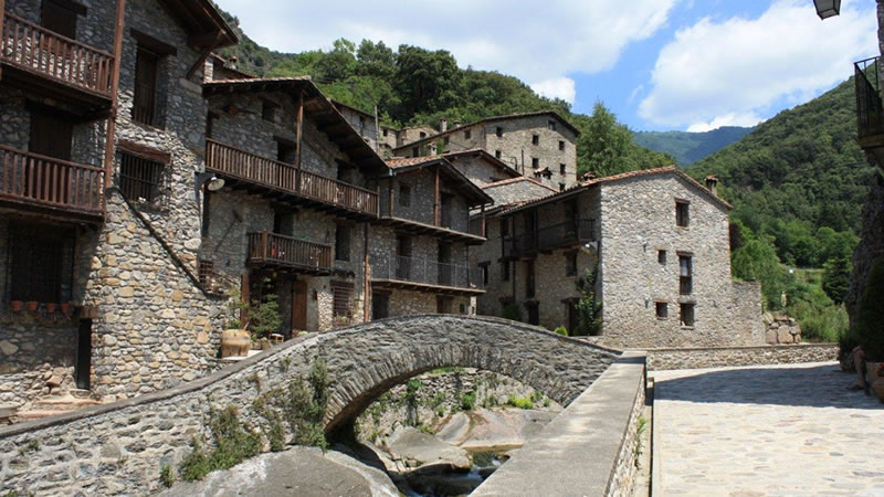 Euromotorhome - Ruta por los Pirineos en un alquiler de Autocaravanas