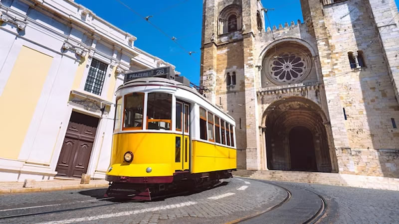 Euromotorhome® - Explora en autocaravana las aldeas históricas de Portugal