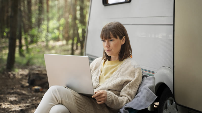 Euromotorhome® - Teletrabajar desde una Motorhome: la Revolución Nómada