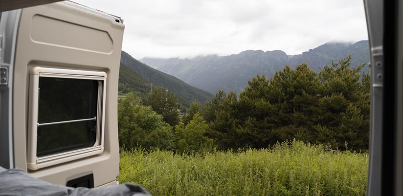 Euromotorhome® -Alquilar autocaravana barata: turismo rural sin gastar de más