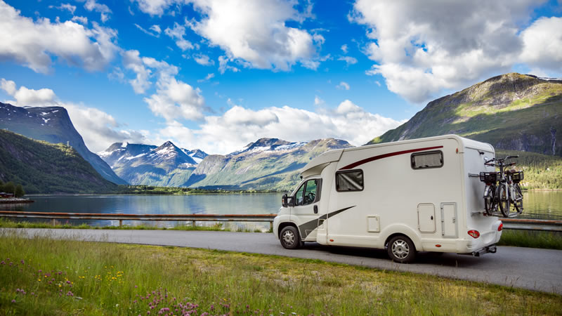 Euromotorhome - Autocaravana: manual definitivo para viajar con libertad